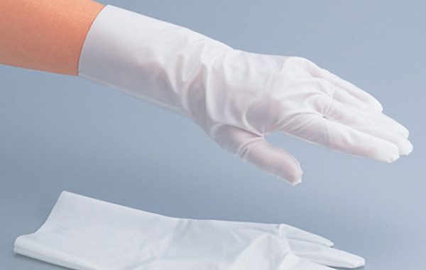 无缝清洁手套FF-100M是专为洁净室设计的高性能手套，采用无缝缝制技术，避免了传统手套的线头问题，确保清洁度。该手套采用聚氨酯（PU）涂层，具有优异的抗磨损性能和舒适感。适用于100级无尘室，包装经过严格的无尘处理，适合电子、半导体等高要求行业使用。