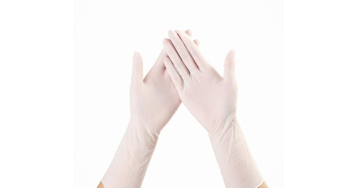 优斯特高品质乳胶检查手套采用优质乳胶材料，具有优良的弹性和韧性，确保提供卓越的保护性能和舒适的穿戴体验。手套表面微量粉末处理，降低摩擦，适合长时间佩戴。左右手通用设计，简便易用，适用于医院、诊所、实验室、牙科诊所、药房等医疗机构的各种医疗操作。提供多种尺寸选择，符合安全标准，提供持久保护，确保操作者安全和卫生。